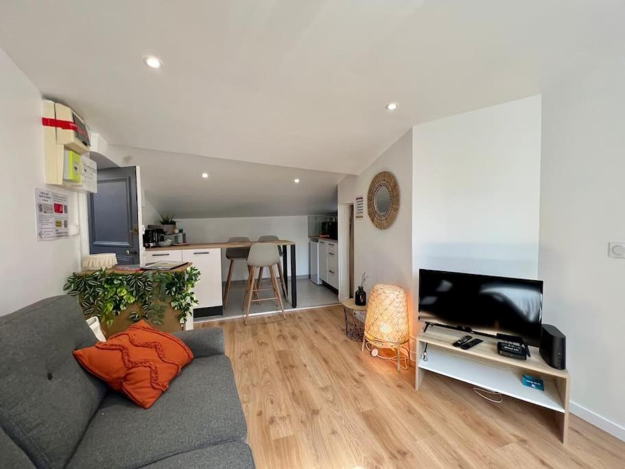 Ferienwohnung F2 *La Treille* Centre Historique Clermont Fd 3P Exterior foto
